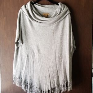Gray cowl neck short sleeve sweater